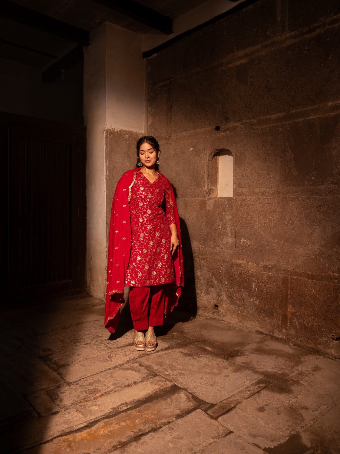 Image of Ruhi Pink Velvet Set