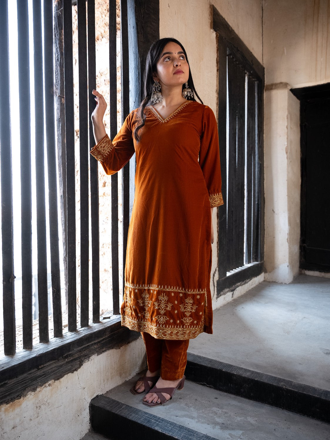 Image of Zoya Velvet Kurta Set
